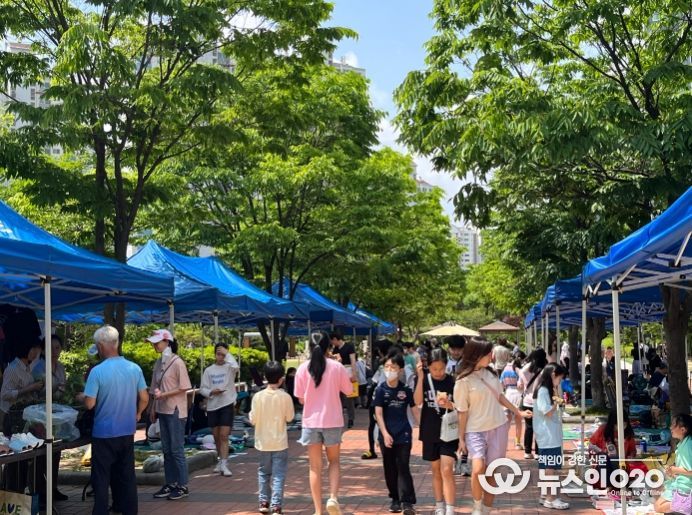 동백1동이 20일 용인백현초 옆 내꽃공원에서 ‘달달 사랑나눔 돗자리마켓’ 행사를 개최했다