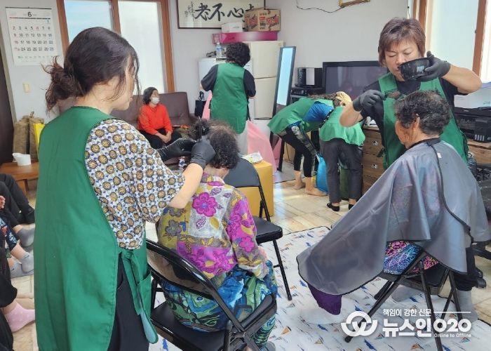 진위면 새마을부녀회, 재능기부로 어르신 이미용 봉사
