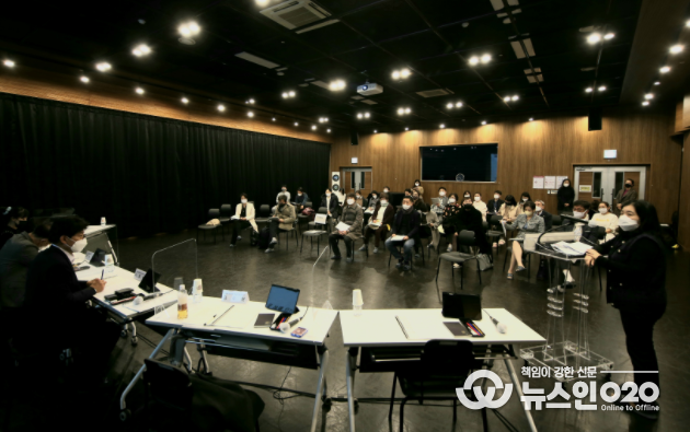 화성시의회 교육복지위원회, 2021 제1회 예술지원센터 연구포럼 참석