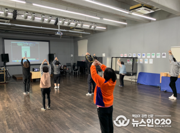 비대면 힐링 홈트레이닝