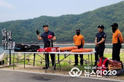 119시민수상구조대원 대상 수난 구조장비 사용법 등 사전교육을 실시했다.
