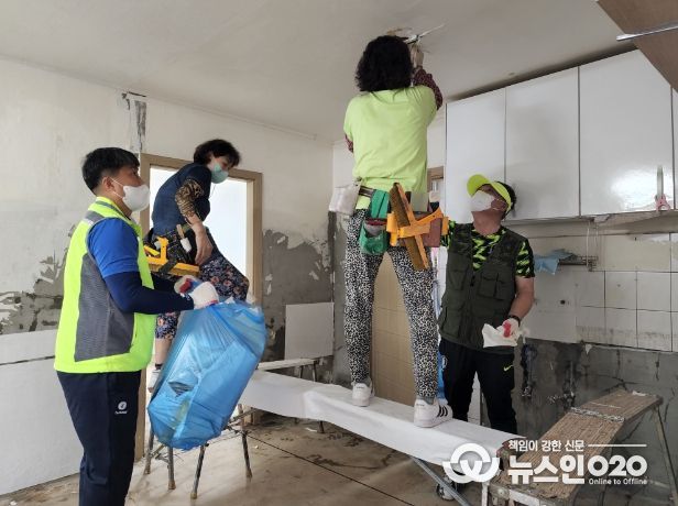 수해복구에 봉사 손길 이어져