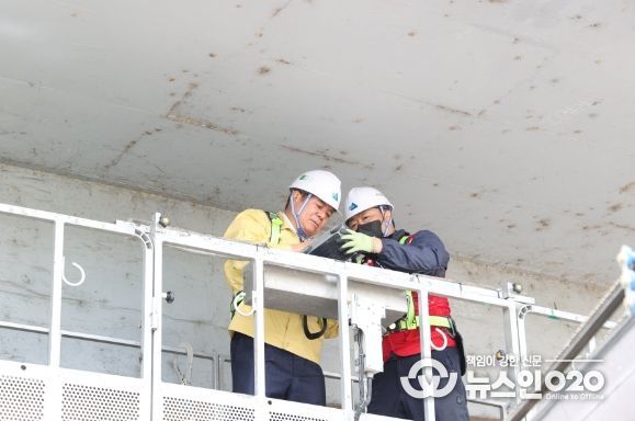 최대호 안양시장, 평촌신도시 내비산교 현장 점검