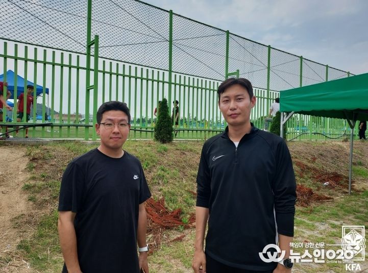광주챔피언스U12 최휴련 단장(왼쪽)과 김성민 감독(오른쪽).