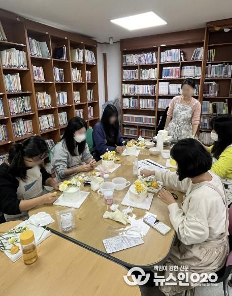 수원시 권선구 세류3동 새마을문고, ‘플라워케이크 만들기’ 프로그램 진행