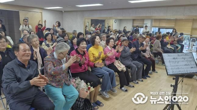 안양시 동안치매안심센터, 치매가족 힐링 프로그램 ‘동치美 가을음악회’성료