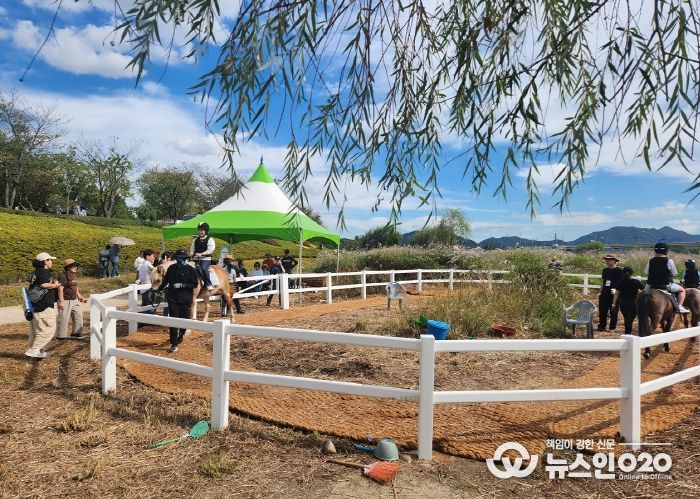도심 속 힐링, 순천만국가정원에서 무료 승마체험 실시