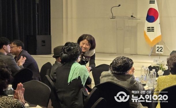 김진경 강남구의원, 경로의 달 맞아 어르신들과 소통의 시간 가져