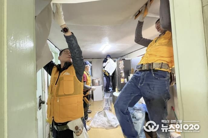 수정인테리어 기술전문학원, 수원시 장안구 조원1동 취약계층 위한 무료 도배 봉사