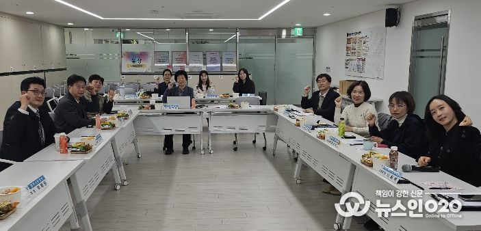 지난 19일 광명시정신건강복지센터에서 '제3차 정신건강 위기대응 지역협의체 간담회'가 진행되고 있다.