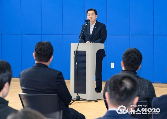 이재준 시장이 준공식에서 축사를 하고 있다.