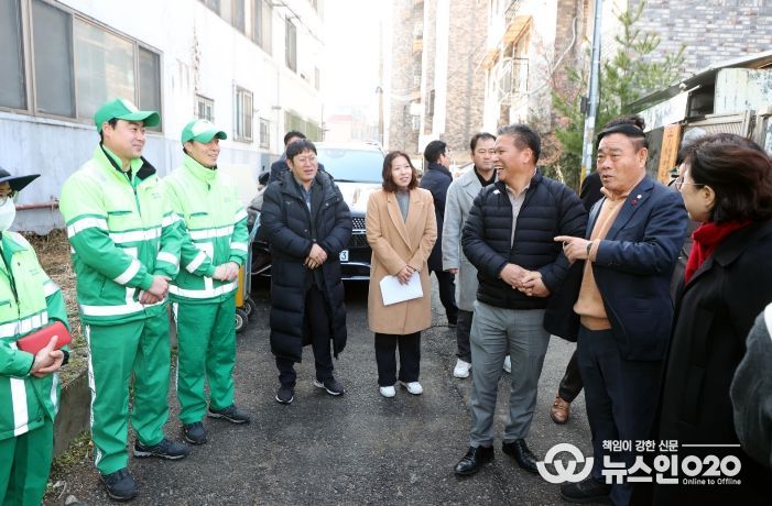 세류3동 환경관리원 쉼터 입주식 참석