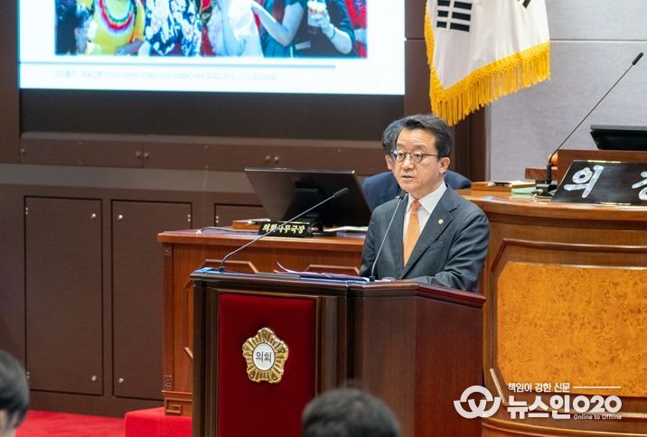강남구의회 윤석민 의원이 제331회 제2차 정례회(제3차 본회의)에서 5분 자유발언을 하고 있다.