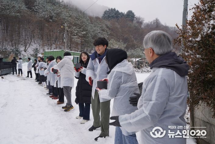 크리스마스 이브 맞아 ‘2025년 연탄 나눔 봉사’