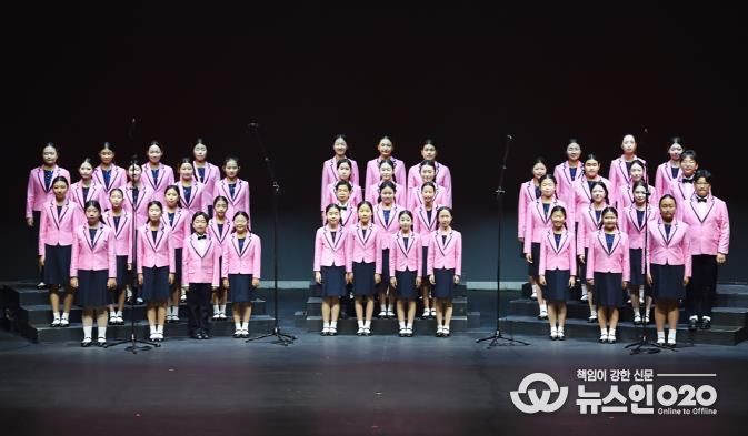 안성시 시립소년소녀합창단, 국내외 무대서 빛난 2025년…공연·수상 성과 '눈길'