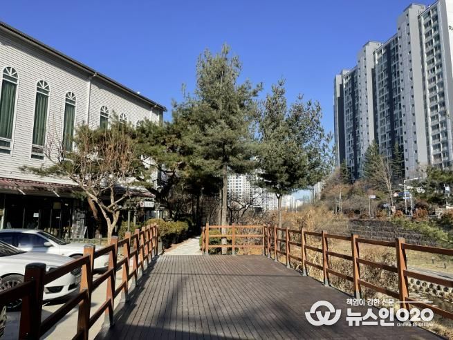 용인특례시 수지구는 풍덕천동 1153번지 일원 산책로를 정비했다