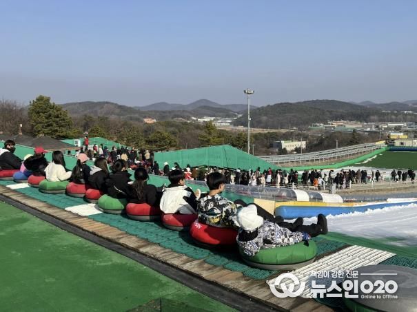 김포늘바라봄공유학교 겨울방학 ‘눈꽃썰매’ 가족체험 프로그램 운영 모습