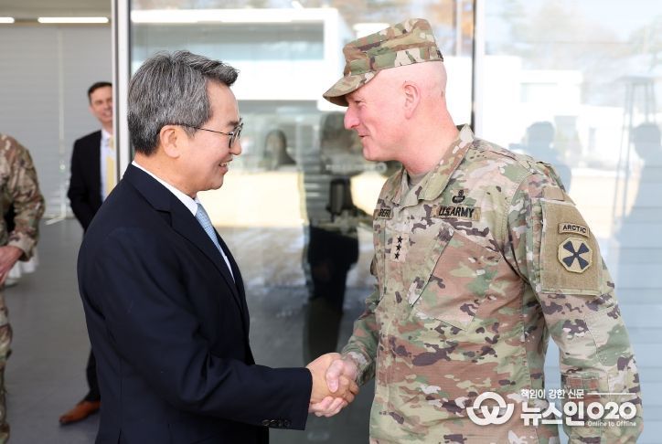 김동연 경기도지사, 조셉 힐버트 신임 미8군 사령관 만나 한미동맹 강화 위한 협력 약속