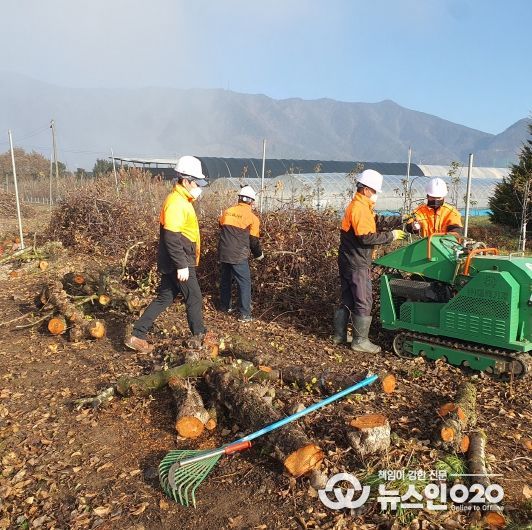 충북농기원, “영농부산물 태우지 말고 파쇄하세요”