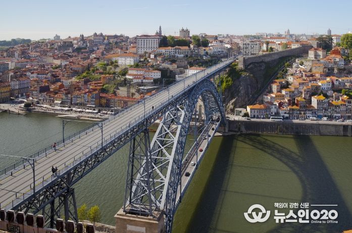 포르투 도심 연결 루이스1세 다리