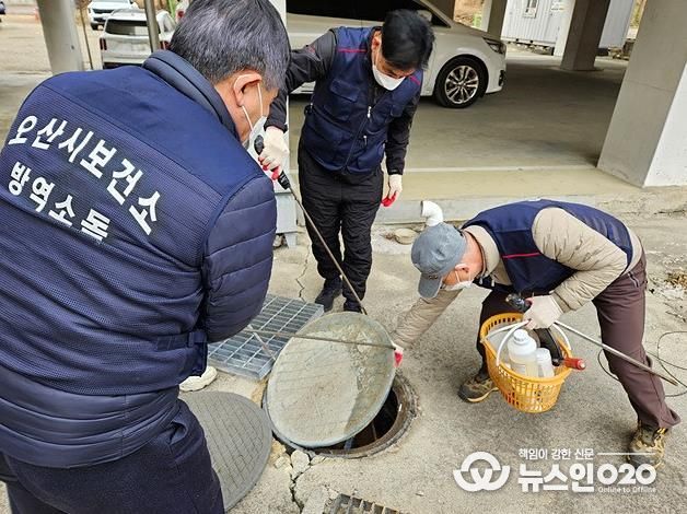 오산시보건소, 해빙기 위생해충 선제 방역을 위한 유충구제 활동 강화