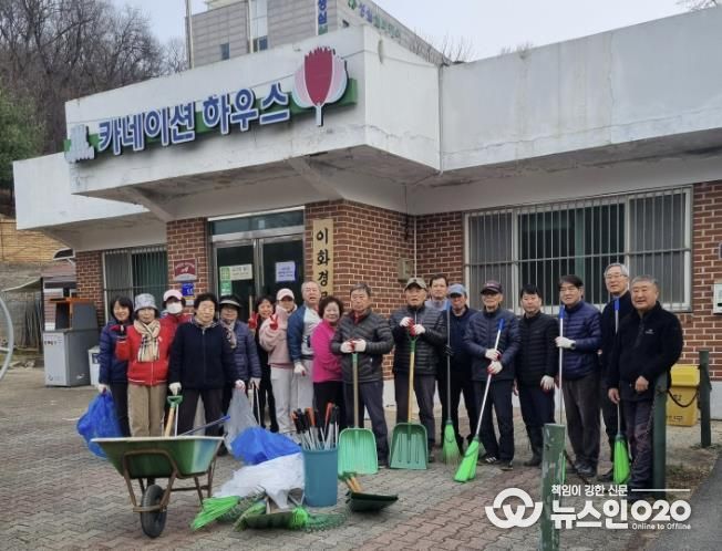 수원시 장안구 이목동, 주민 참여 '봄맞이 마을 대청소' 실시
