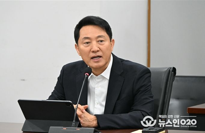 오세훈 서울시장이 23일 서울시청에서 열린 '중동 상황 대응 비상경제대책 현장 간담회'에서 발언하고 있다.