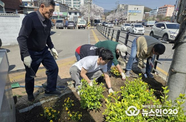 수원시 장안구 파장동 주민자치회, ‘주민 손길로 가꾼 손바닥정원’ 새단장