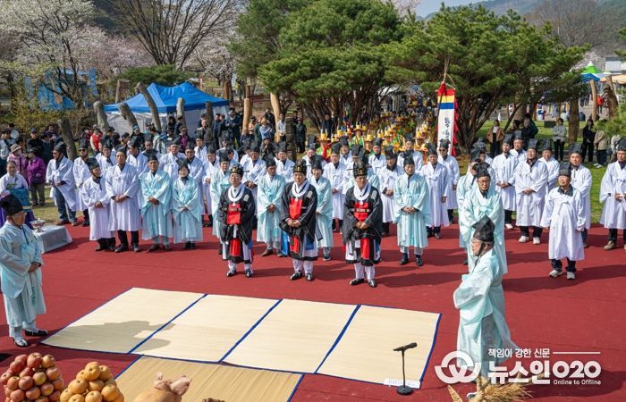 지난 11일부터 12일까지 열린 제27회 칠갑산 장승 축제 모습